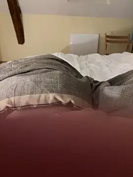 Snapshot of krov chatting on 12.30.24 krov online show from 12.30.24