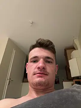 Snapshot of krov chatting on 01.02.25 krov online show from 01.02.25