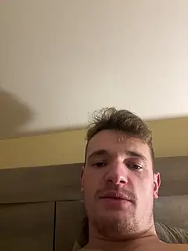 Snapshot of krov chatting on 01.08.25 krov online show from 01.08.25