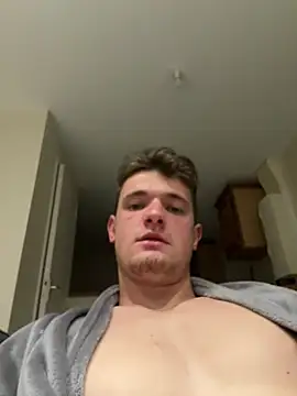 Snapshot of krov chatting on 01.22.25 krov online show from 01.22.25