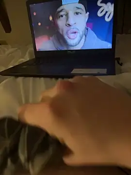 Snapshot of krov chatting on 01.26.25 krov online show from 01.26.25