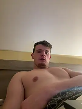 Snapshot of krov chatting on 01.31.25 krov online show from 01.31.25