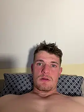 Snapshot of krov chatting on 03.18.25 krov online show from 03.18.25