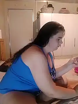 Snapshot of Hornyparratjie chatting on 01.26.25 Hornyparratjie online show from 01.26.25