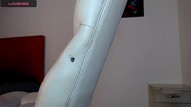 Snapshot of tonibelmont chatting on 12.27.24 tonibelmont online show from 12.27.24