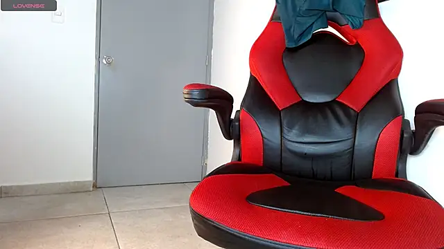 Snapshot of tonibelmont chatting on 02.25.25 tonibelmont online show from 02.25.25