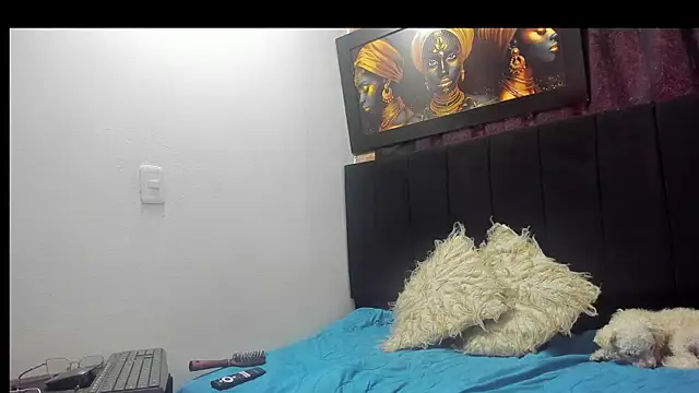 Evaaross 2345 online show from 10.16.25