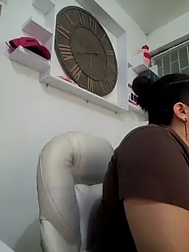 Snapshot of TwerkingAss chatting on 12.12.24 TwerkingAss online show from 12.12.24