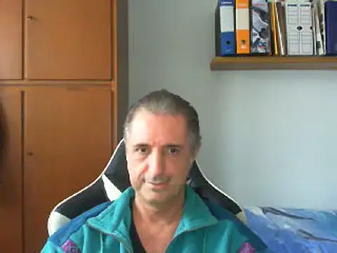 Snapshot of lliuk70mi chatting on 12.09.24 lliuk70mi online show from 12.09.24