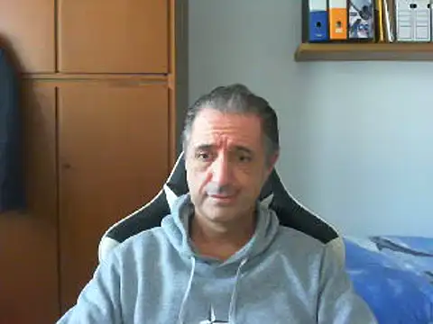 Snapshot of lliuk70mi chatting on 12.30.24 lliuk70mi online show from 12.30.24