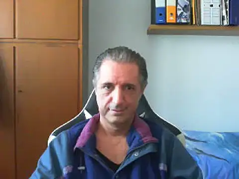 Snapshot of lliuk70mi chatting on 02.04.25 lliuk70mi online show from 02.04.25