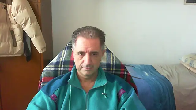 Snapshot of lliuk70mi chatting on 02.16.26 lliuk70mi online show from 02.16.26