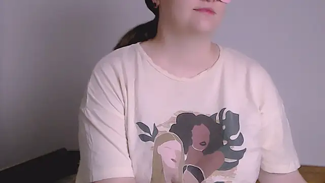 Snapshot of ChubbyMaia chatting on 06.21.26 ChubbyMaia online show from 06.21.26