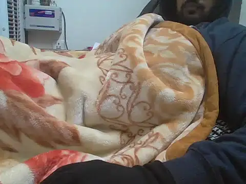 Snapshot of Desiboy_525 chatting on 01.11.26 Desiboy 525 online show from 01.11.26