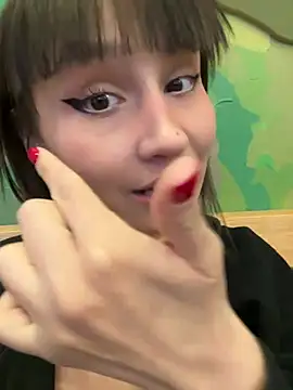 Snapshot of bigbabykiki chatting on 02.04.25 bigbabykiki online show from 02.04.25