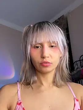 Snapshot of bigbabykiki chatting on 11.28.25 bigbabykiki online show from 11.28.25