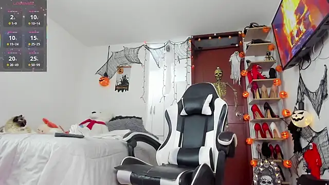 Snapshot of SophieBaker__ chatting on 10.05.25 SophieBaker online show from 10.05.25