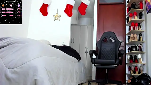 SophieBaker   online show from 12.21.25