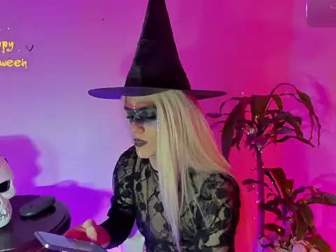 Regiina Doll online show from 10.10.25