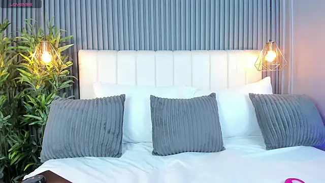 LinaGlam online show from 11.10.25