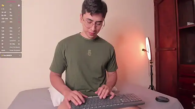 Snapshot of Alexx_oconnor chatting on 01.08.25 Alexx oconnor online show from 01.08.25