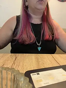 Popinasq online show from 10.25.25