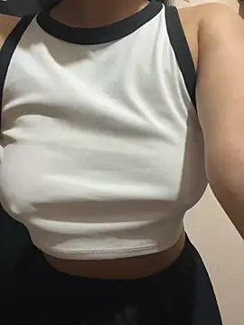 Snapshot of _riyaahahaha_ chatting on 03.11.26 riyaahahaha online show from 03.11.26