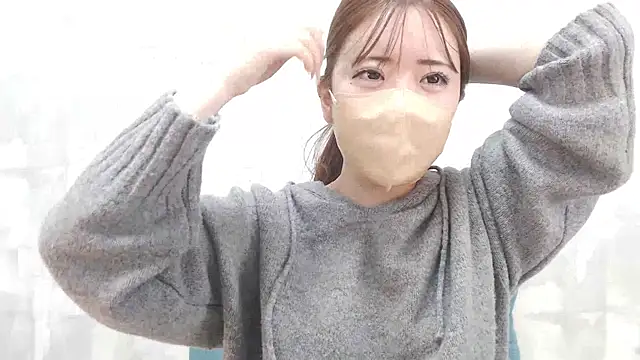 LOVE MOMO LOVE online show from 12.12.24