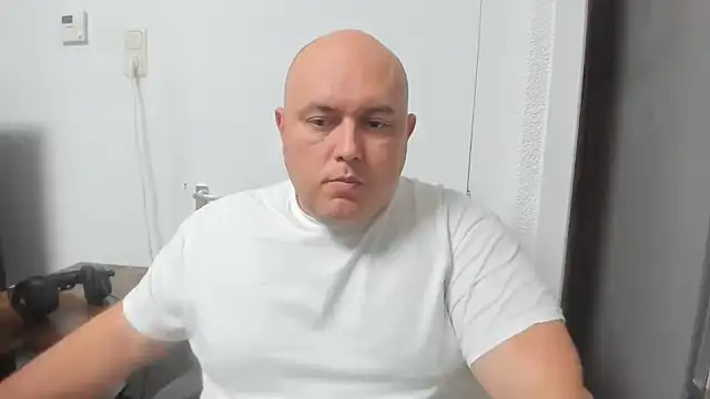 BigromeoXX online show from 12.30.24