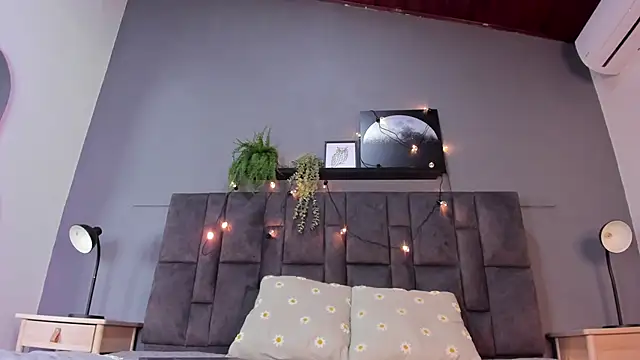 DulceAurora   online show from 11.15.25