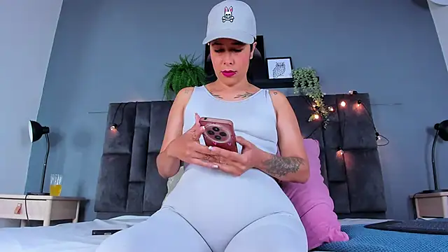 DulceAurora   online show from 04.15.26