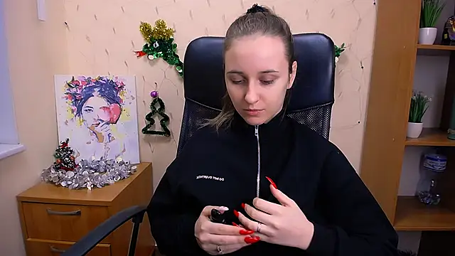 Snapshot of _Nicole_new chatting on 12.28.24 Nicole new online show from 12.28.24