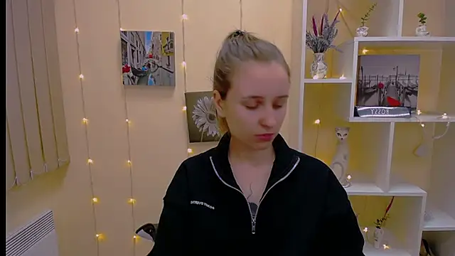 Snapshot of _Nicole_new chatting on 03.05.25 Nicole new online show from 03.05.25