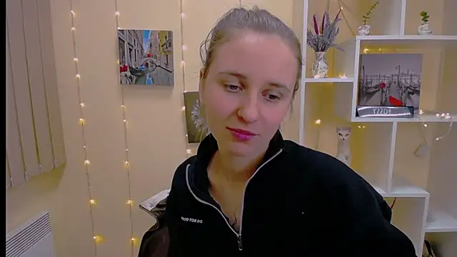 Snapshot of _Nicole_new chatting on 03.05.25 Nicole new online show from 03.05.25