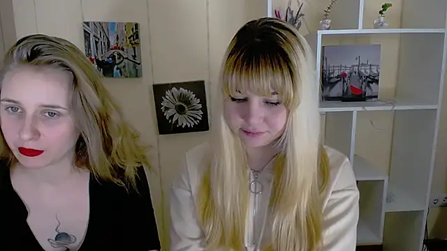 Snapshot of _Nicole_new chatting on 03.13.25 Nicole new online show from 03.13.25