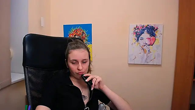 Snapshot of _Nicole_new chatting on 03.14.25 Nicole new online show from 03.14.25