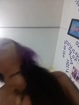Snapshot of safira_hot chatting on 05.28.26 safira hot online show from 05.28.26