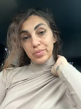 EmaSkyes online show from 11.05.25