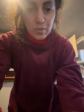 EmaSkyes online show from 12.01.25