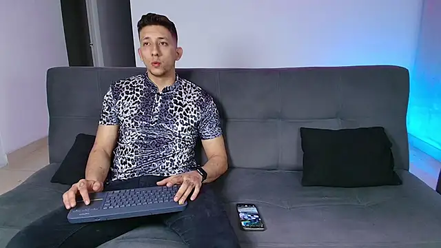 Snapshot of Maykol_Victoriasr chatting on 02.25.25 Maykol Victoriasr online show from 02.25.25