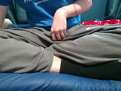 Snapshot of krissraw chatting on 10.26.25 krissraw online show from 10.26.25