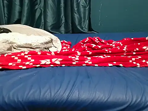 Snapshot of krissraw chatting on 11.09.25 krissraw online show from 11.09.25