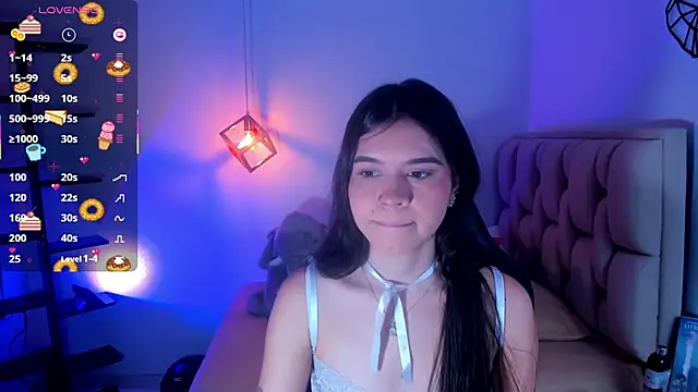 Snapshot of cassiehoward14 chatting on 09.10.25 cassiehoward14 online show from 09.10.25