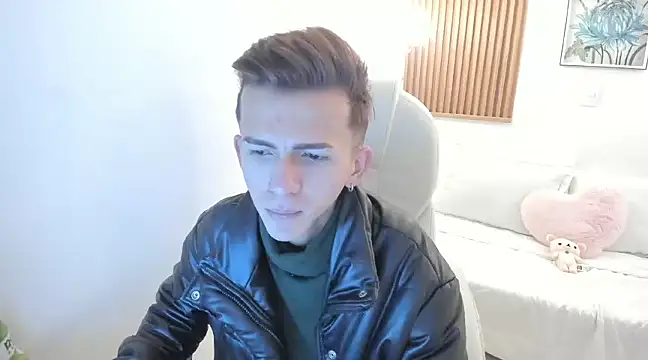 smallgiant27 online show from 01.04.25