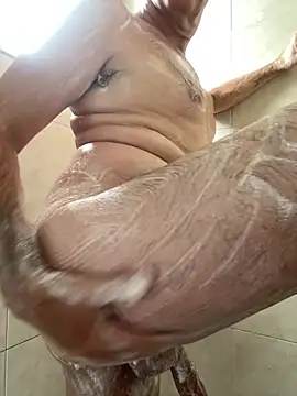 Snapshot of Andydorio chatting on 01.05.25 Andydorio online show from 01.05.25