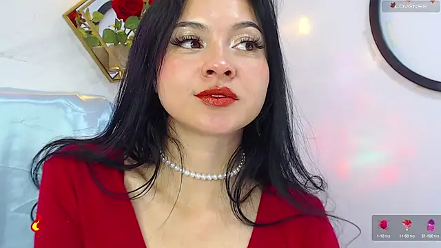 Snapshot of _Rouse_v chatting on 02.04.25 Rouse v online show from 02.04.25