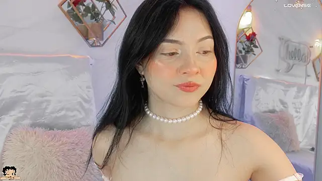 Snapshot of _Rouse_v chatting on 09.15.25 Rouse v online show from 09.15.25