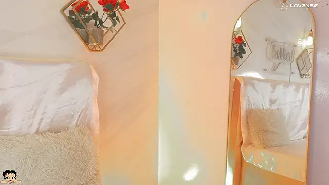 Snapshot of _Rouse_v chatting on 09.26.25 Rouse v online show from 09.26.25