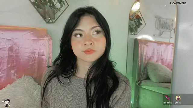 Snapshot of _Rouse_v chatting on 10.13.25 Rouse v online show from 10.13.25