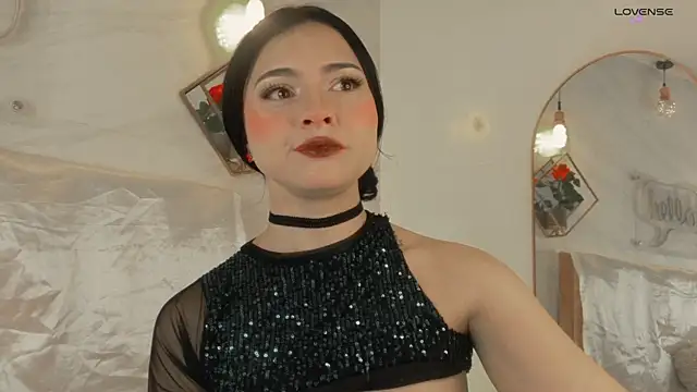 Snapshot of _Rouse_v chatting on 11.19.25 Rouse v online show from 11.19.25